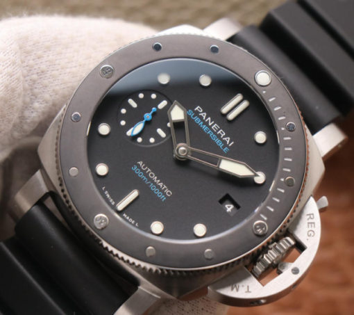 Panerai Luminor Submersible PAM 683- 1:1 Superclone - Image 3