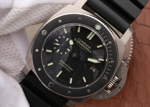 Panerai Luminor Submersible PAM389 – 1:1 Superclone - Image 2