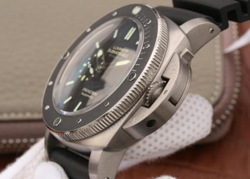 Panerai Luminor Submersible PAM389 – 1:1 Superclone - Image 4